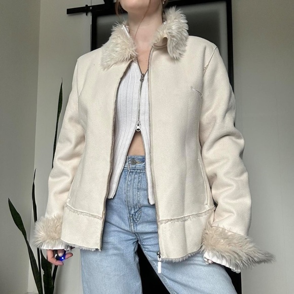 Gorgeous Vintage 1990s Off-White Afghan Fur Suede Winter Coat - Picture 2 of 6
